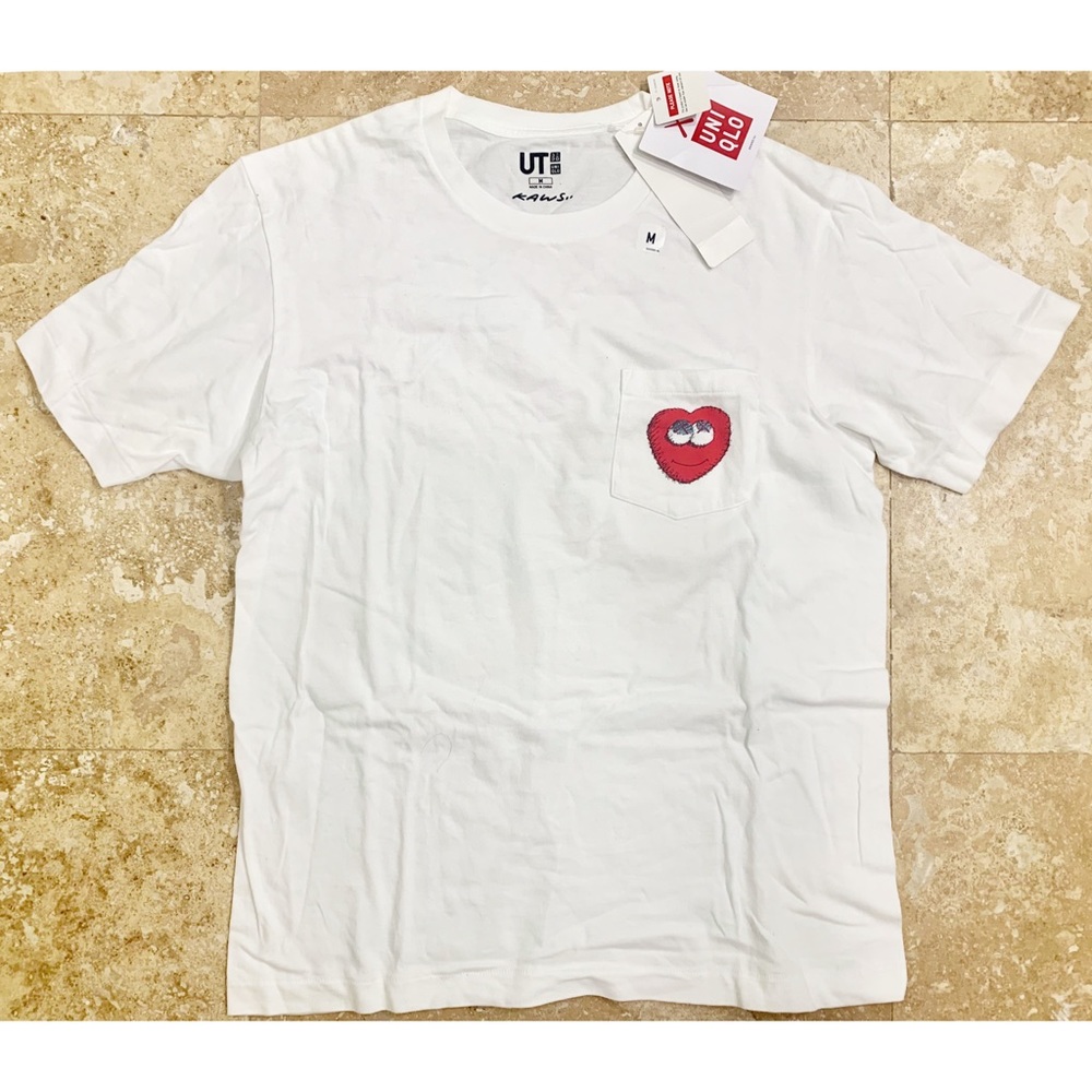 Uniqlo™ ✖️ KAWS White T-Shirt in Medium (M)
